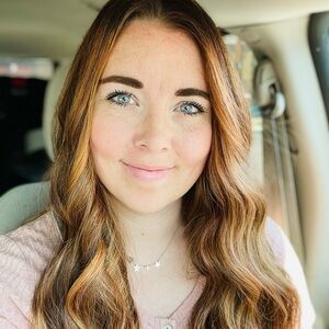 Meet your Posher, Halie